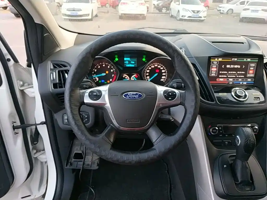 Ford Kuga — миниатюра 11