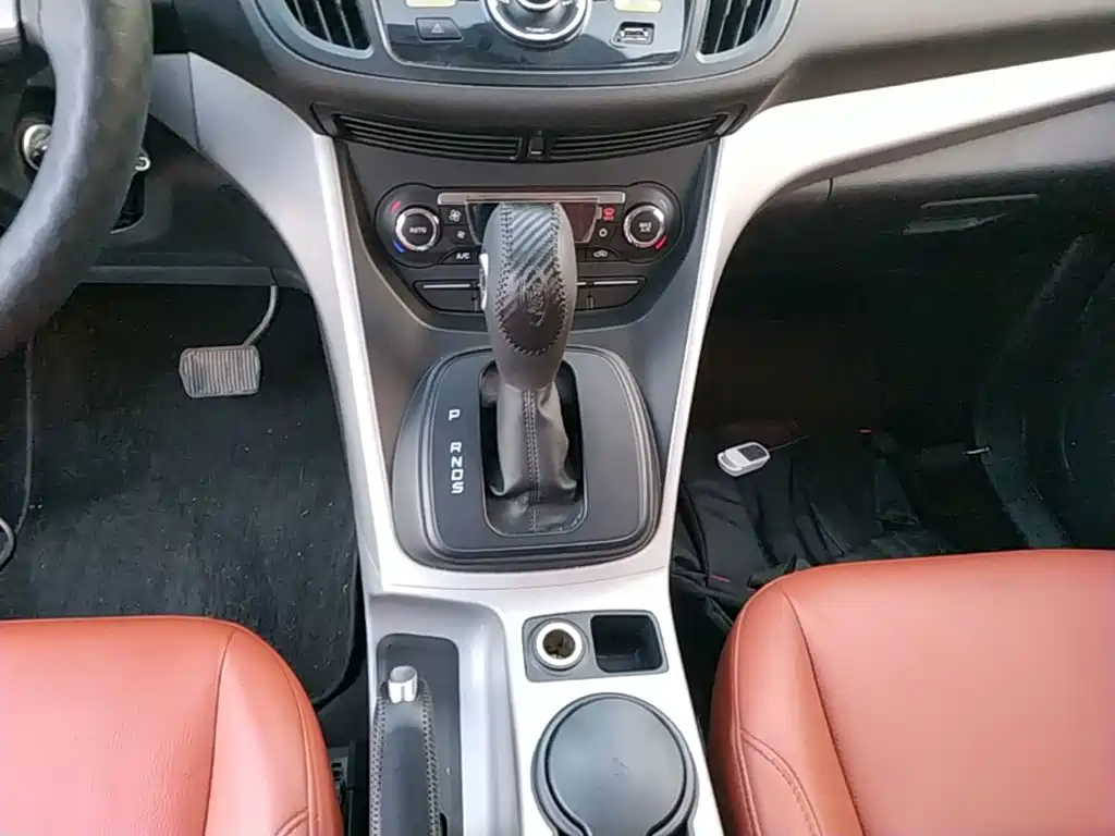 Ford Kuga — миниатюра 14