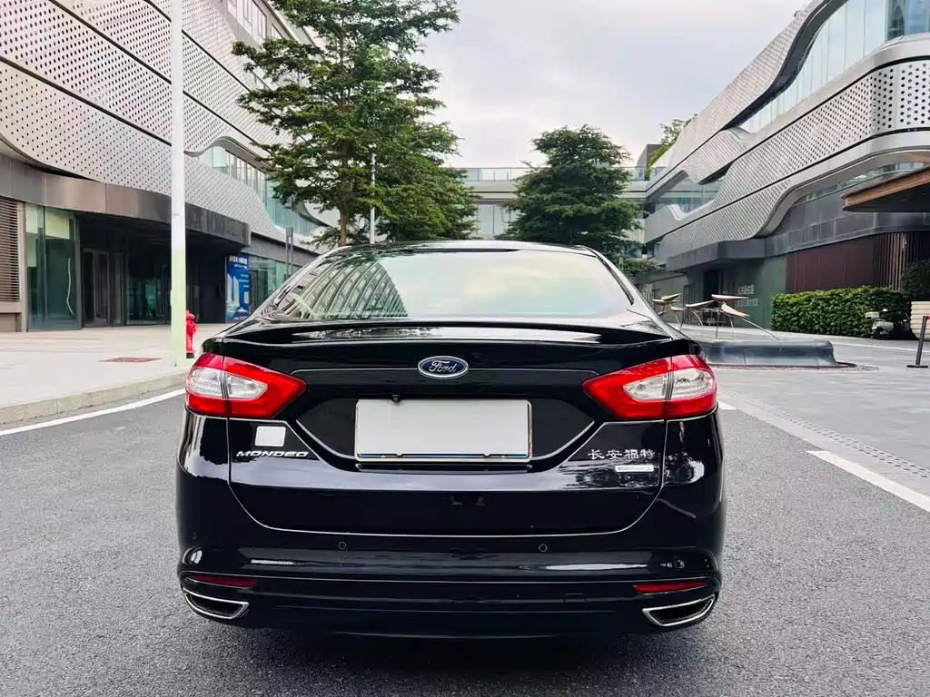 Ford Mondeo — миниатюра 13