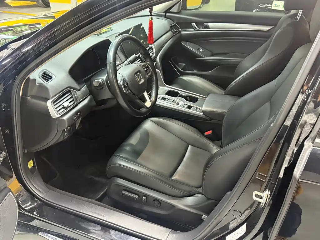 Honda Accord — миниатюра 13