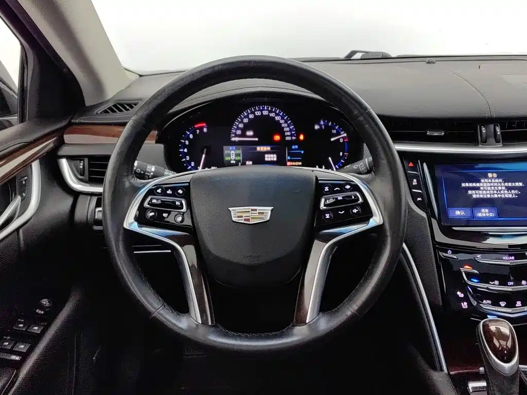 Cadillac XTS — миниатюра 11