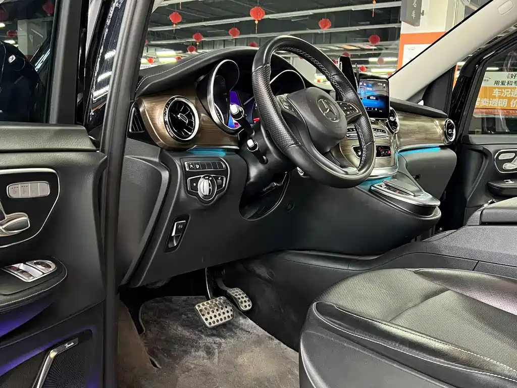 MERCEDES-BENZ V CLASS