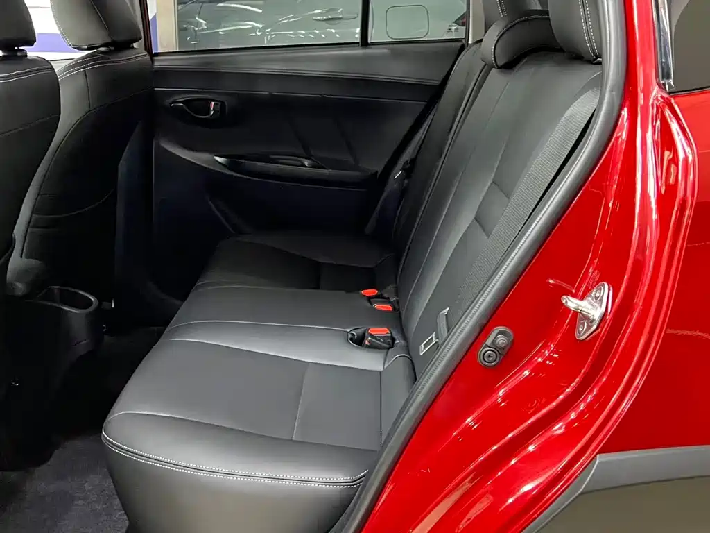 Toyota Yaris L — миниатюра 12