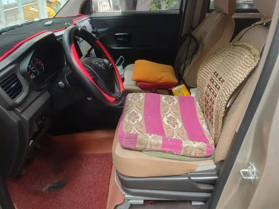 Wuling Hongguang V — миниатюра 9
