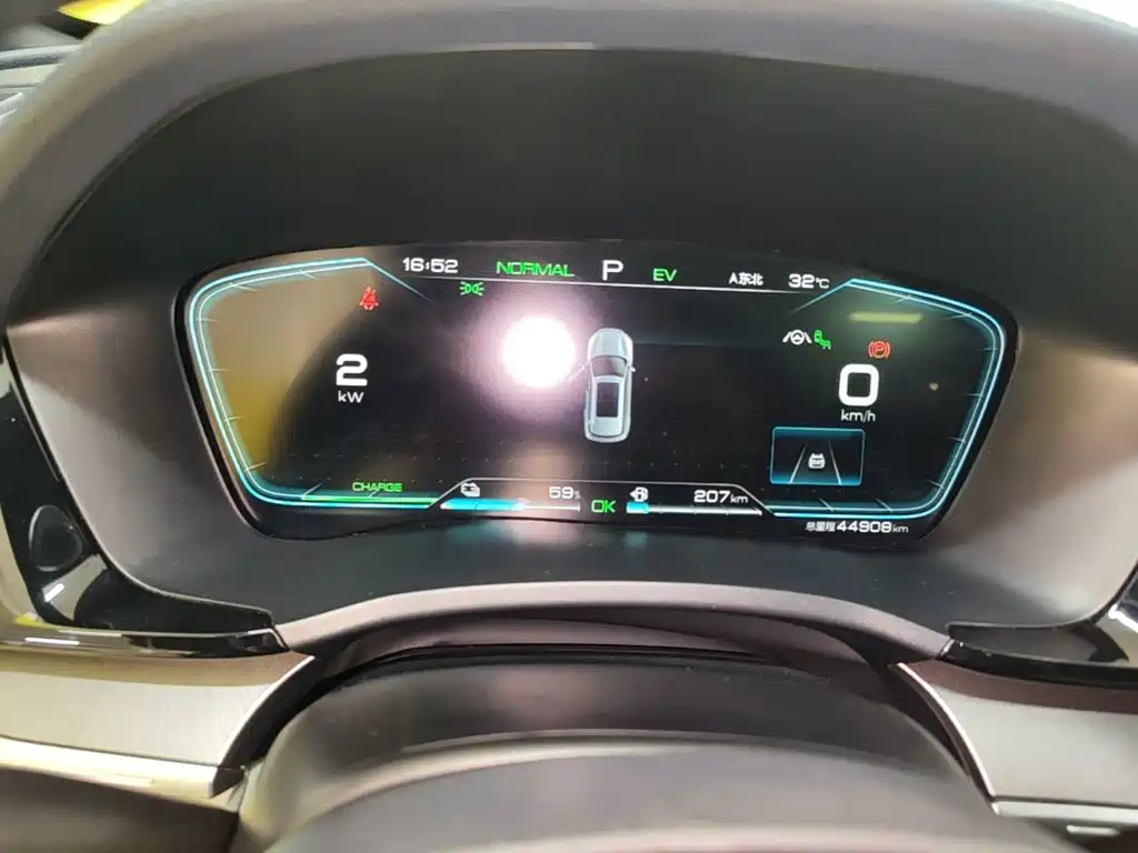 BYD PLUS New Energy — миниатюра 12