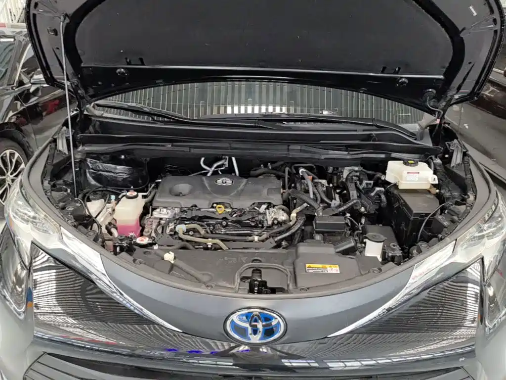Toyota Sienna — миниатюра 20