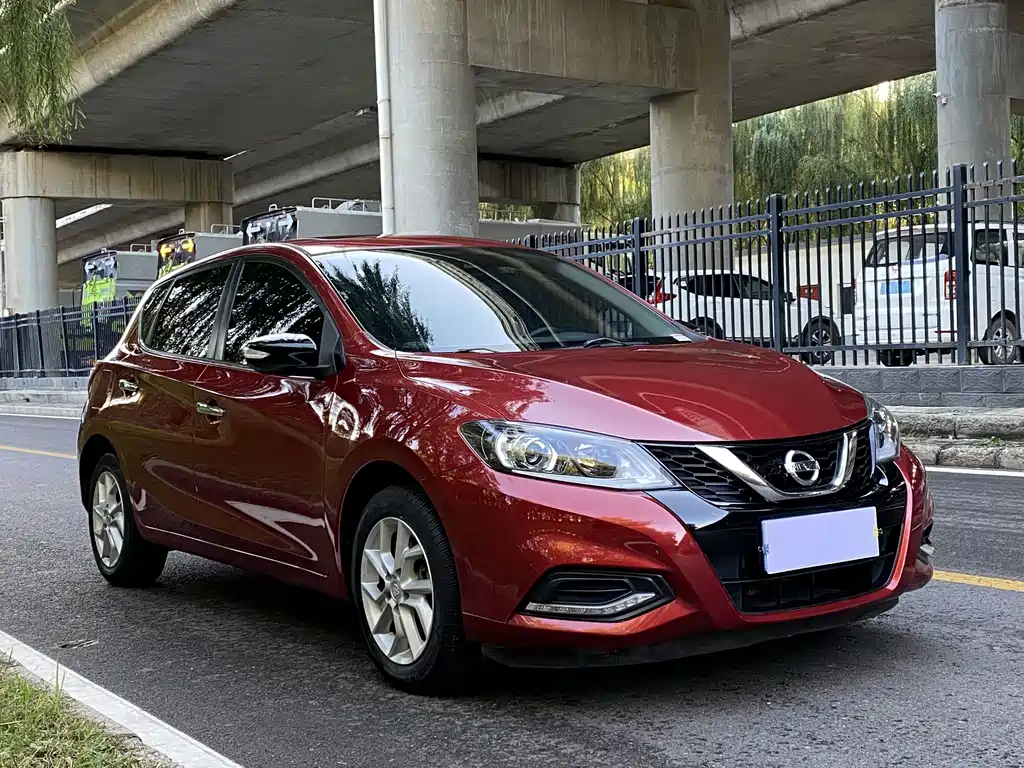 Nissan Tiida — миниатюра 3