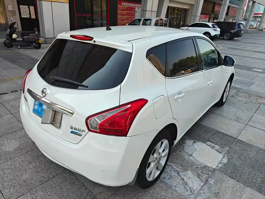 Nissan Tiida — миниатюра 4