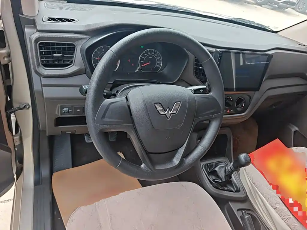 Wuling Hongguang V — миниатюра 11