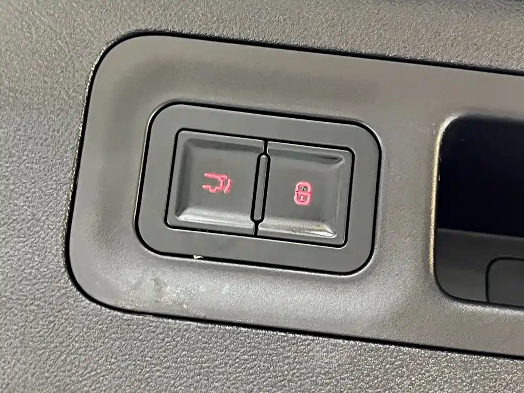BYD L DM-i — миниатюра 12