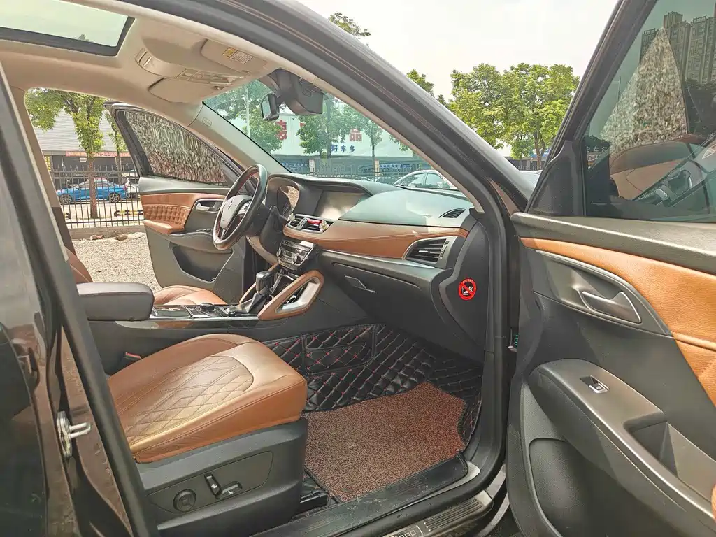 Borgward BX7 — миниатюра 8