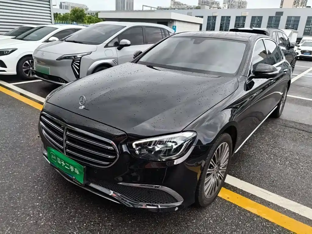 Mercedes-Benz E-Class — миниатюра 2