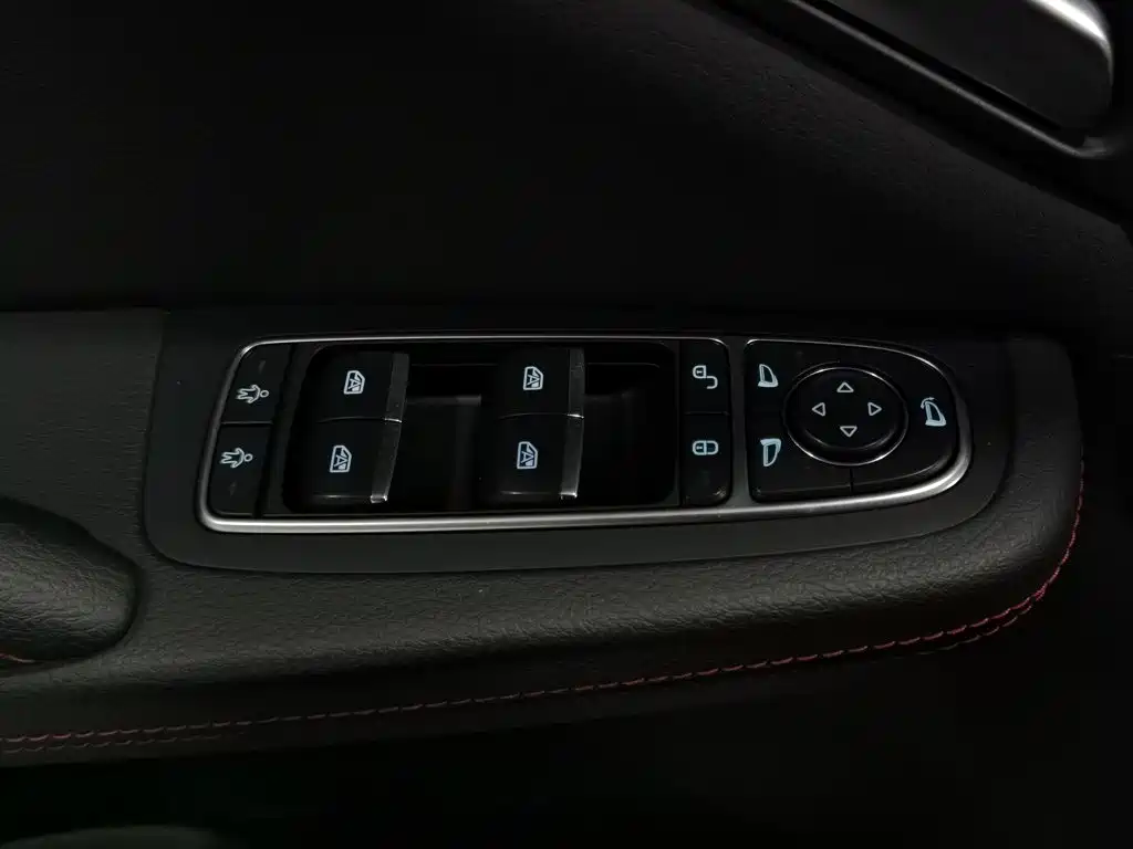 BYD Tang New Energy — миниатюра 9