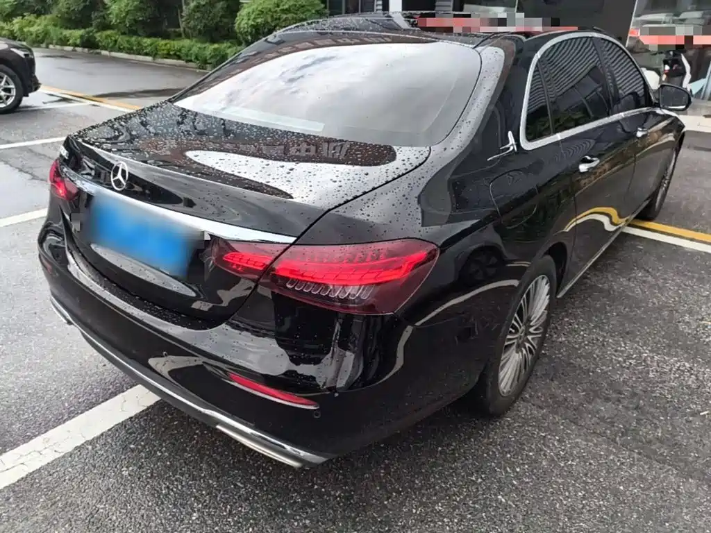 Mercedes-Benz E-Class — миниатюра 7