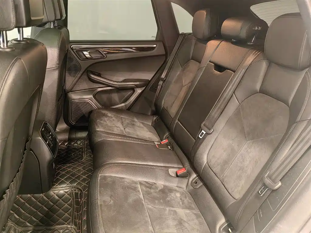 Porsche Macan — миниатюра 10