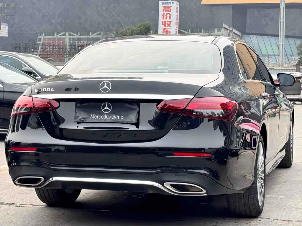 MERCEDES-BENZ E CLASS