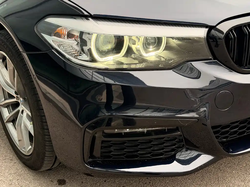 BMW 5 Series — миниатюра 6