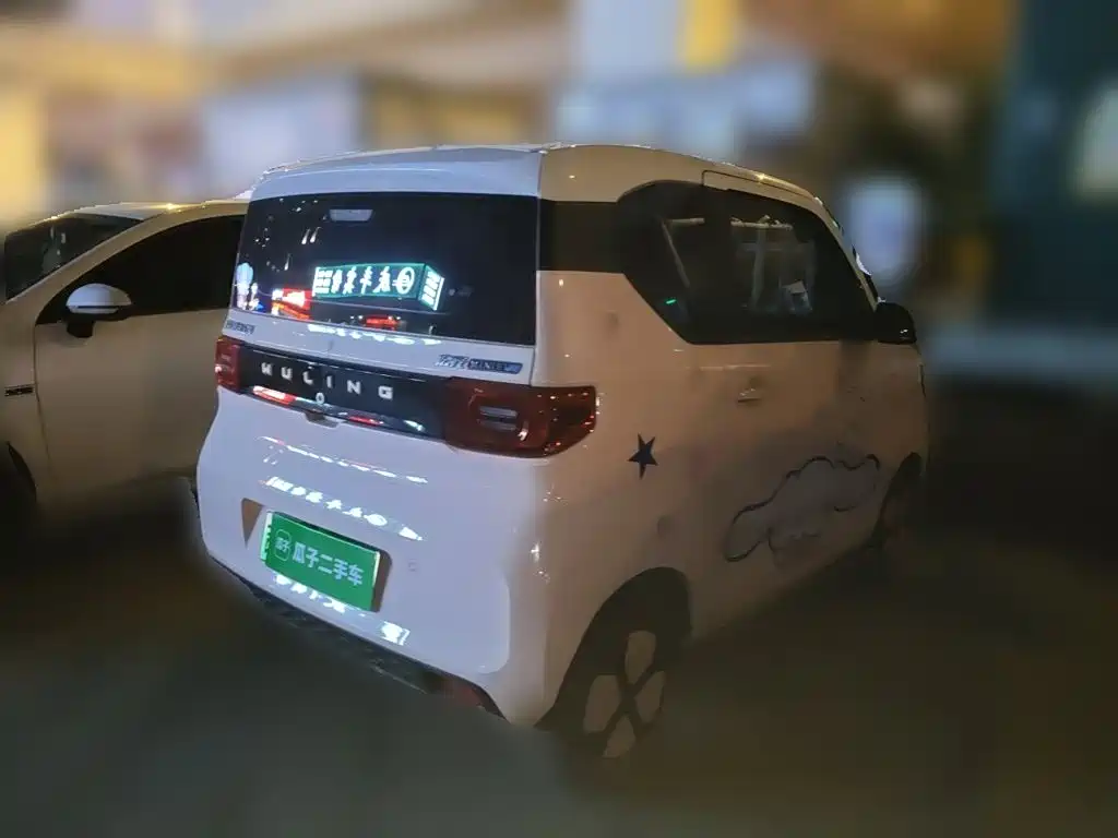 Wuling MINIEV — миниатюра 6