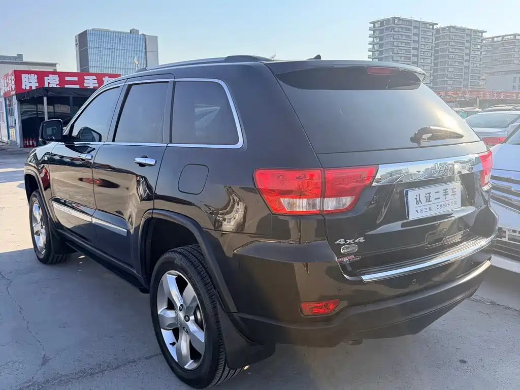 Jeep Grand Cherokee (Import) — миниатюра 5
