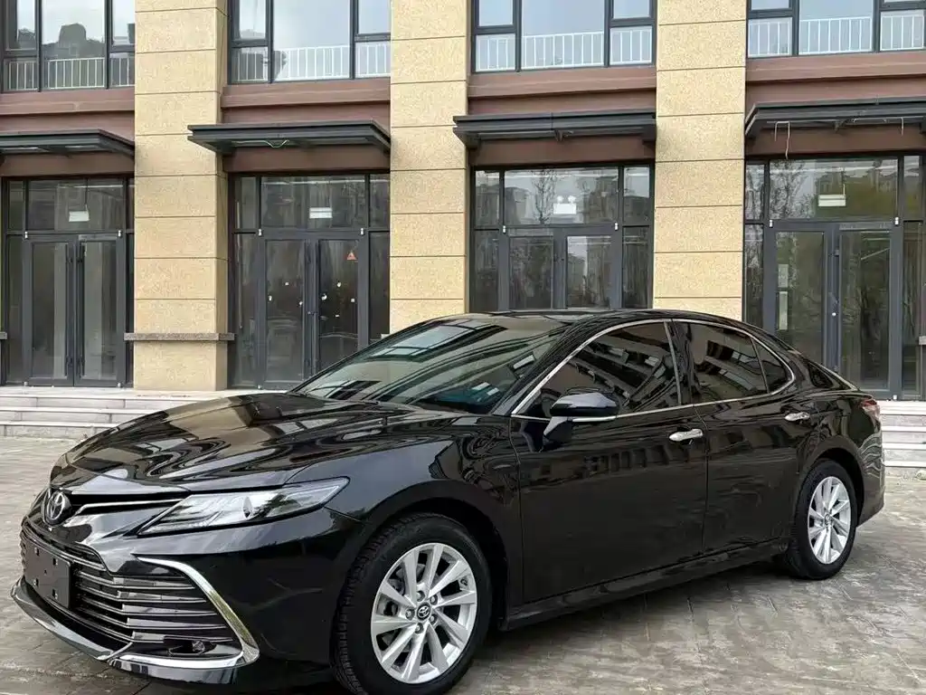 Toyota Camry — миниатюра 3