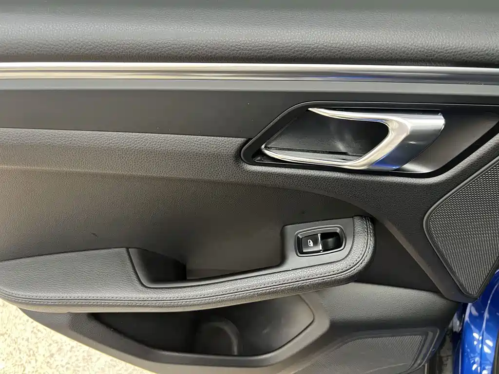 Porsche Macan — миниатюра 30