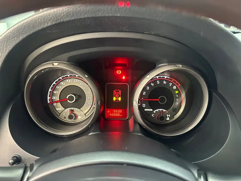 Mitsubishi Pajero (Import) — миниатюра 9