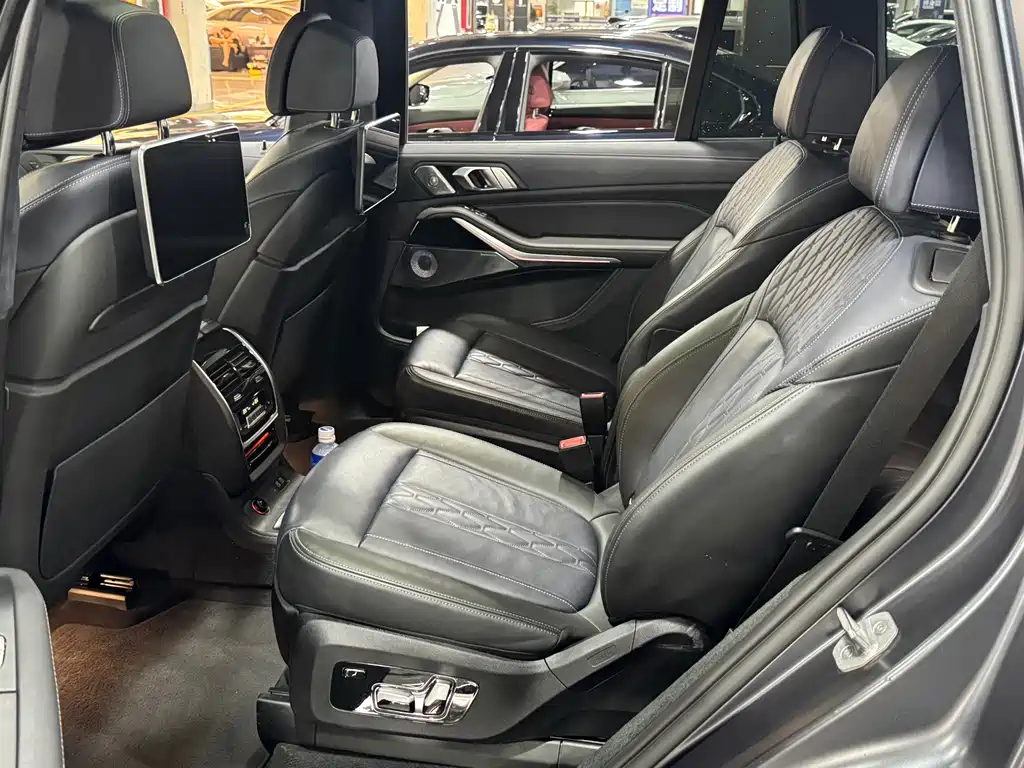 BMW X7 — миниатюра 8