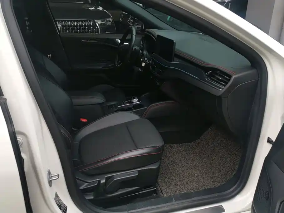 Ford Focus — миниатюра 8
