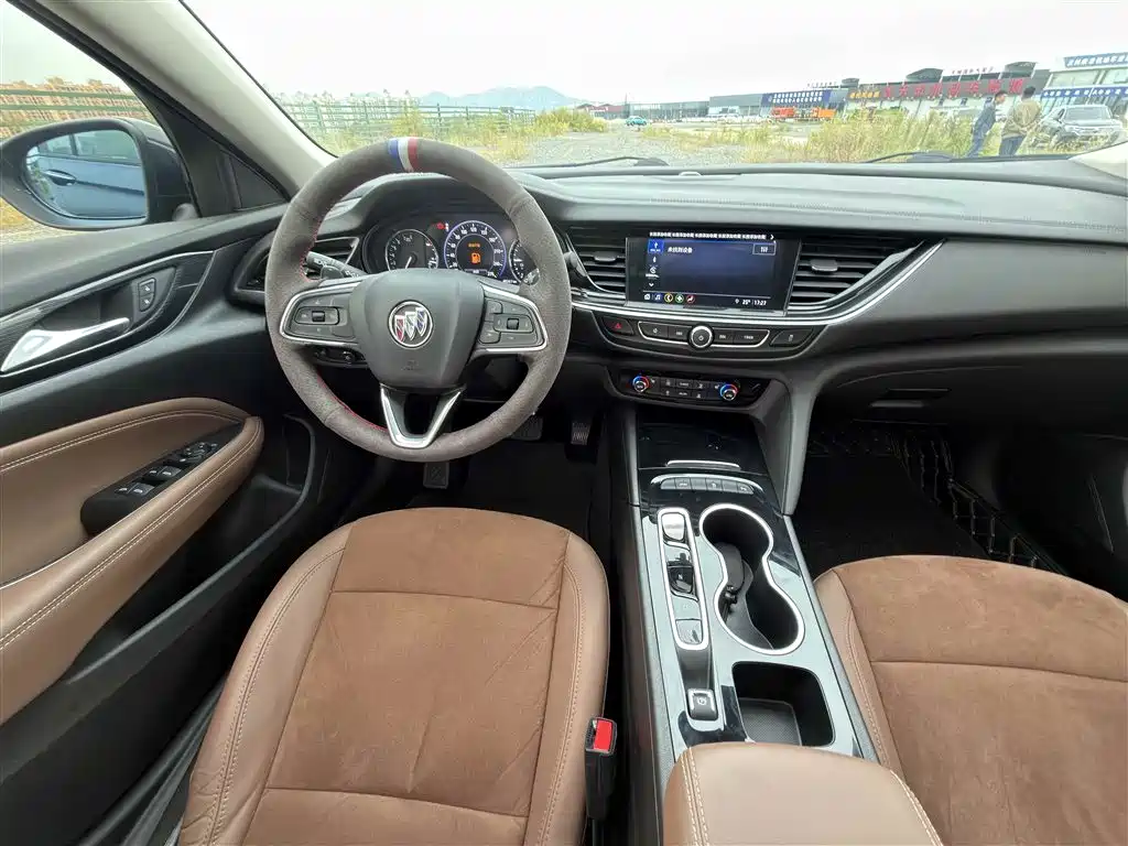 Buick Regal — миниатюра 9