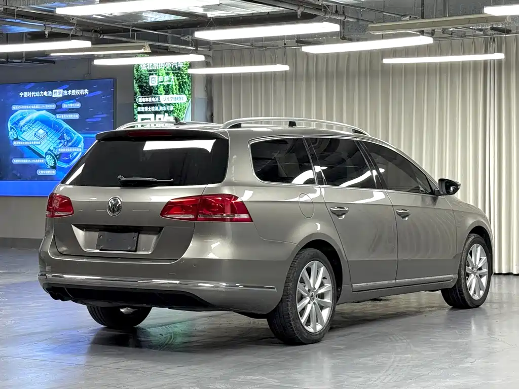 Volkswagen Magotan (Import) — миниатюра 4