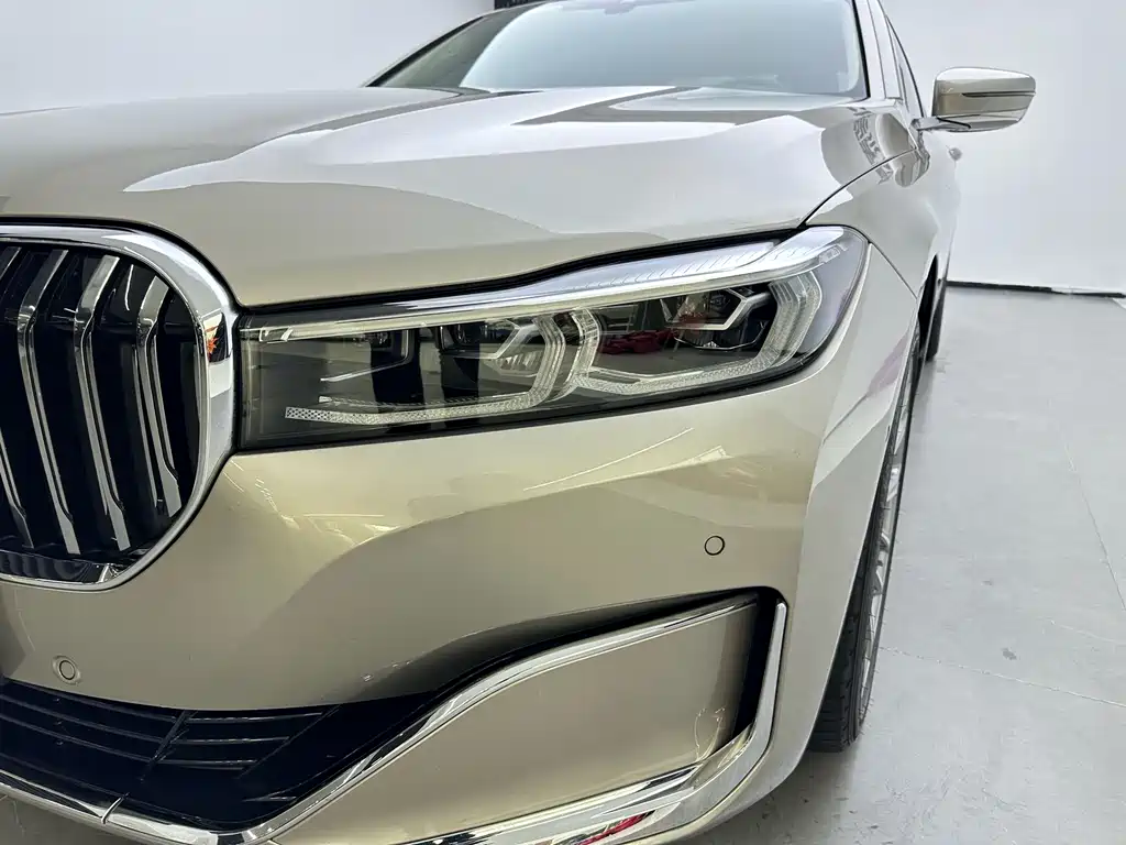 BMW 7 Series — миниатюра 5