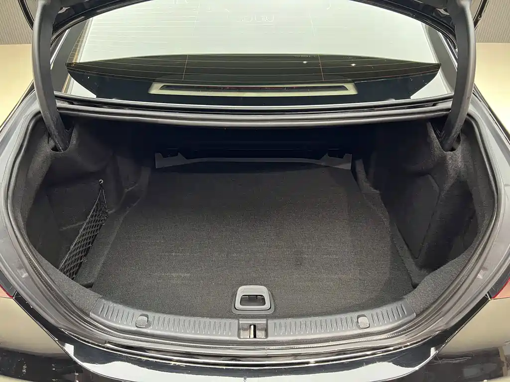 Mercedes-Benz E-Class — миниатюра 22