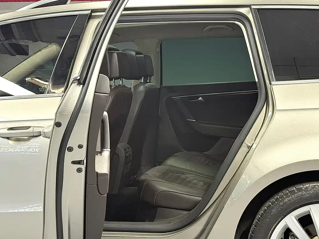 Volkswagen Magotan (Import) — миниатюра 10