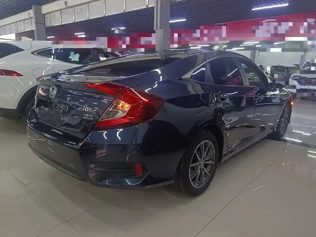 Honda Civic — миниатюра 7