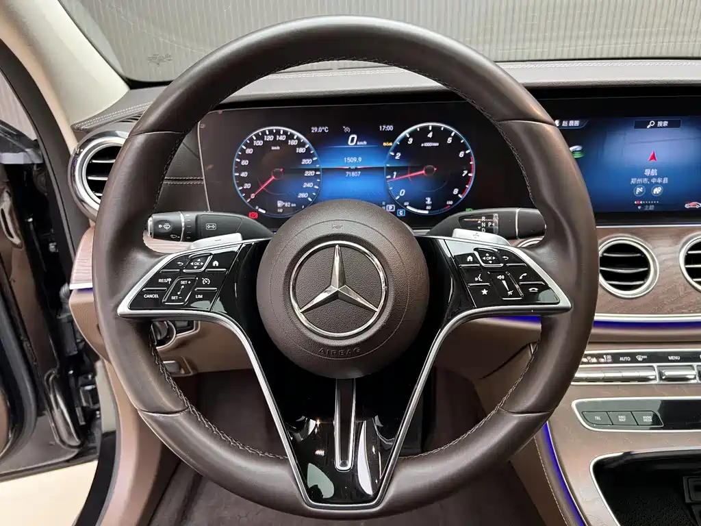 Mercedes-Benz E-Class — миниатюра 3