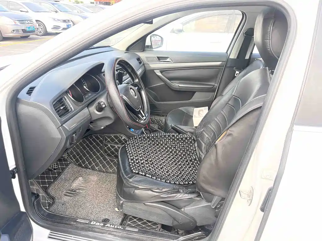 Volkswagen Lavida — миниатюра 7
