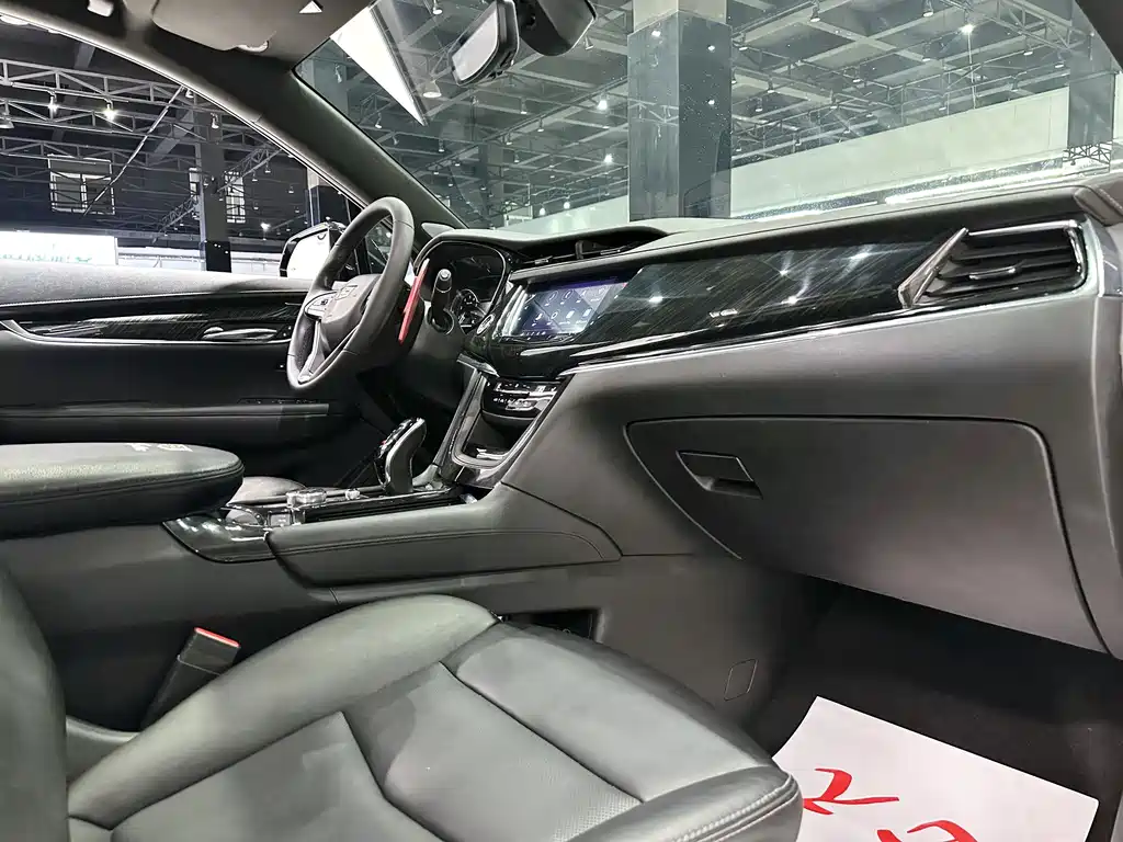 Cadillac XT6 — миниатюра 13