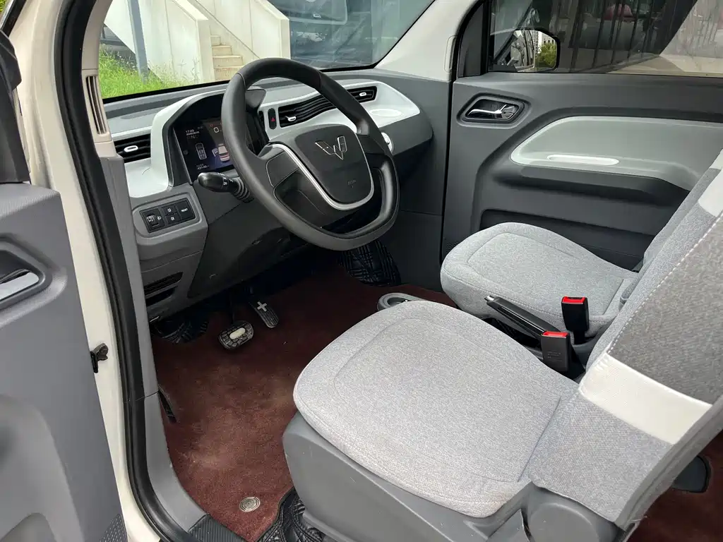 Wuling MINIEV — миниатюра 5