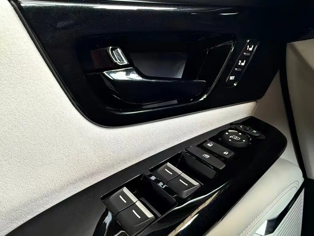 Honda Hiroyo Honda P7 — миниатюра 19