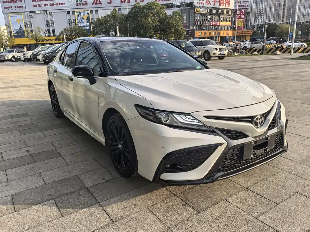TOYOTA CAMRY