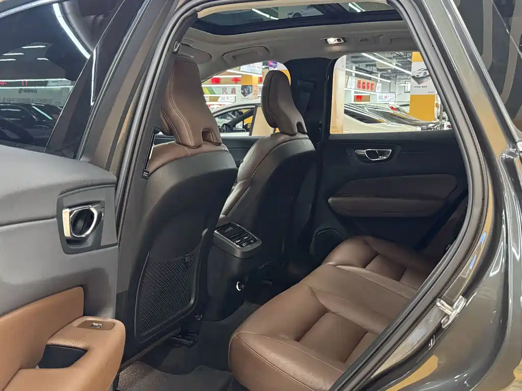 Volvo XC60 — миниатюра 9