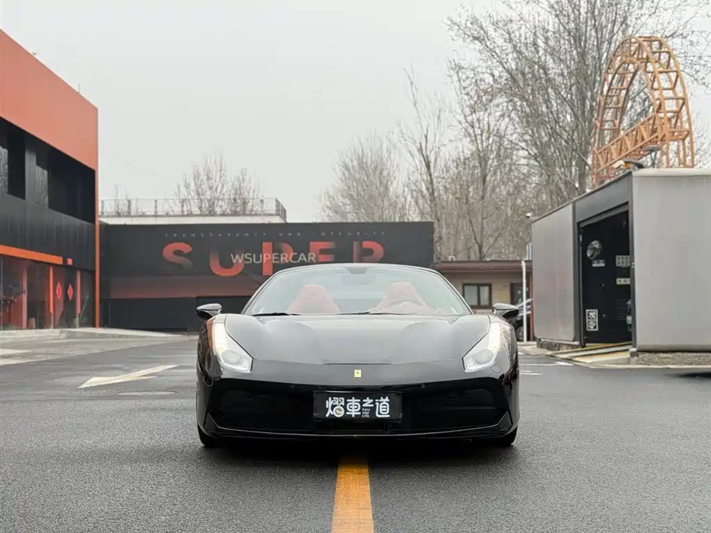 FERRARI 488
