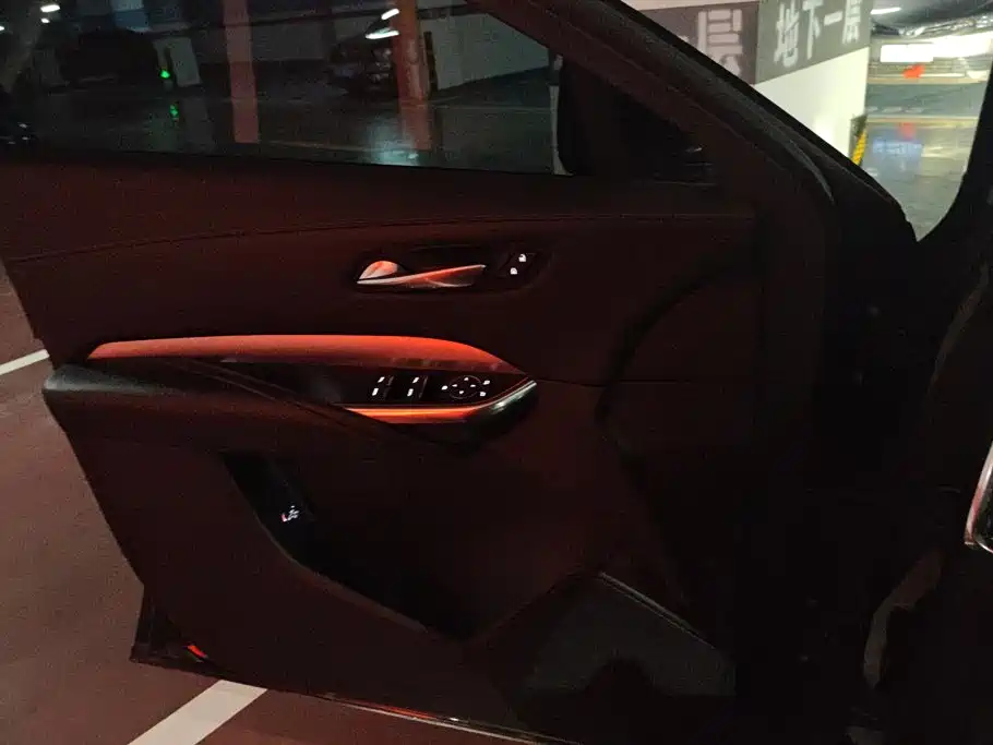 Cadillac XT4 — миниатюра 7