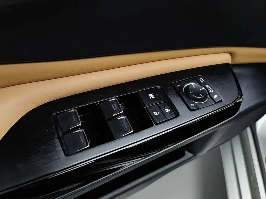 Lexus ES — миниатюра 9