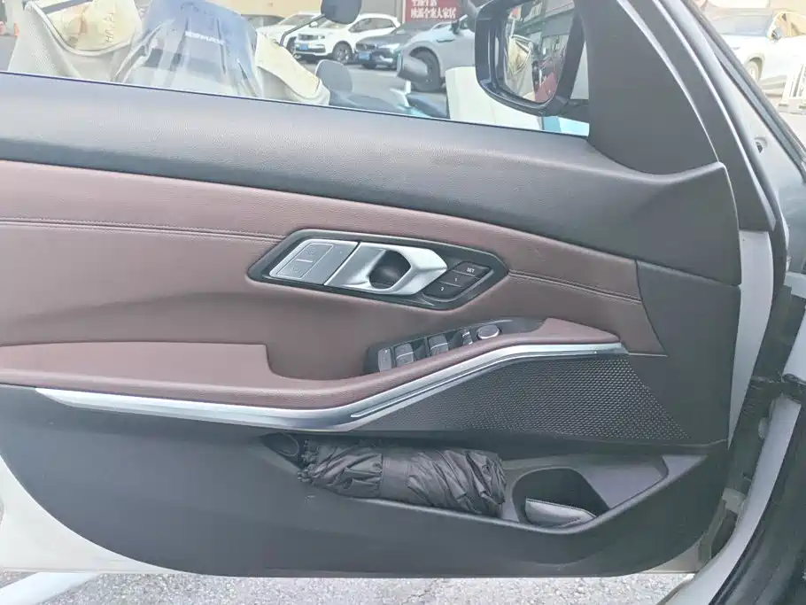 BMW 3 Series — миниатюра 7