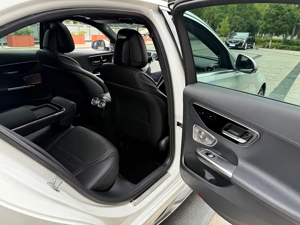 Mercedes-Benz C-Class — миниатюра 43