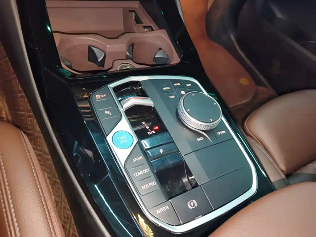 BMW iX3 — миниатюра 14