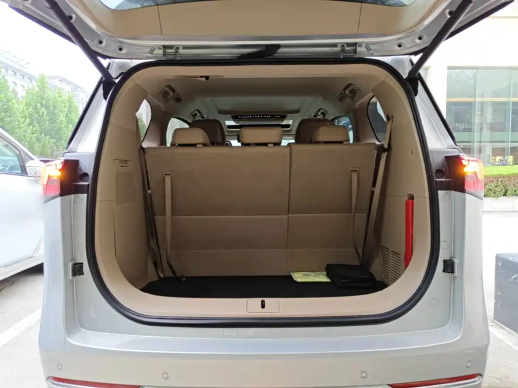 Buick GL8 Hybrid — миниатюра 19