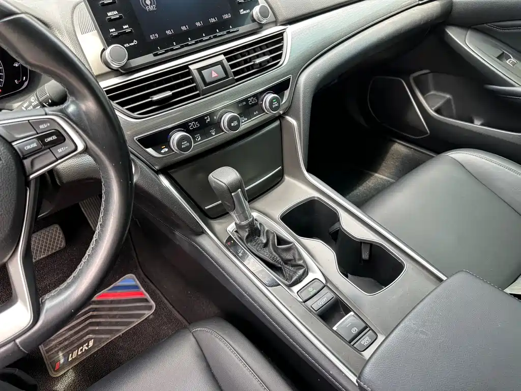 Honda Accord — миниатюра 9