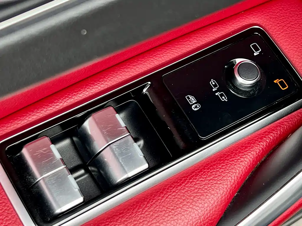 Jaguar F-PACE — миниатюра 8